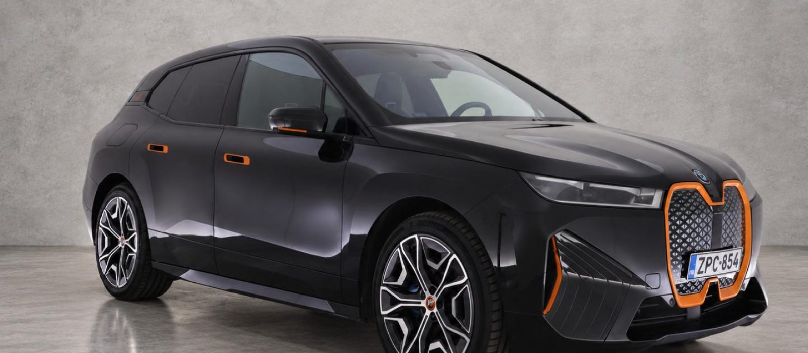 BMW iX